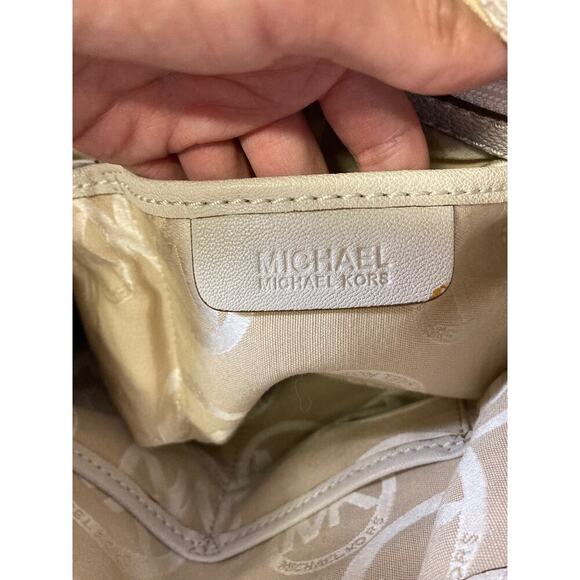 MICHAEL KORS HAMILTON LARGE IVORY LEATHER SHOULDER BAG - Picture 15 of 16